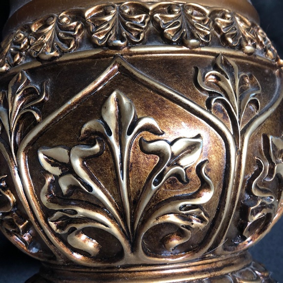 Home decor - Picture 3 of 3